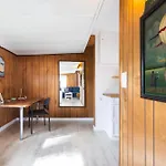 Casa *