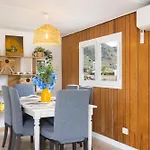 Casa *