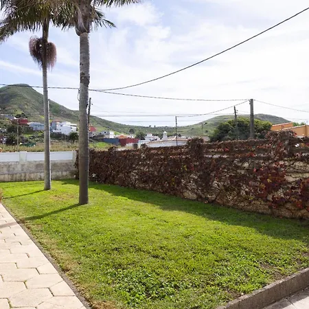 Con Jardin Y Barbacoa En El Centro De * La Laguna (Tenerife)