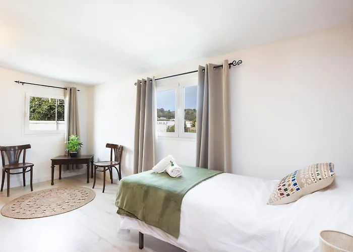 Chalet Con Jardin Y Barbacoa En El Centro De La Laguna (Tenerife)