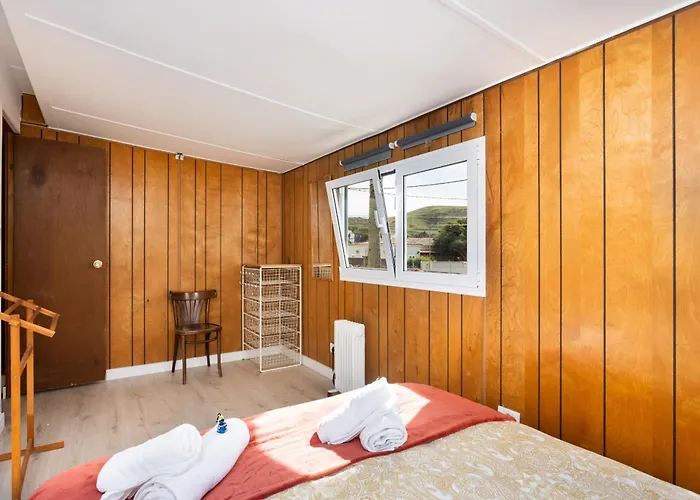 Con Jardin Y Barbacoa En El Centro De Chalet La Laguna (Tenerife)